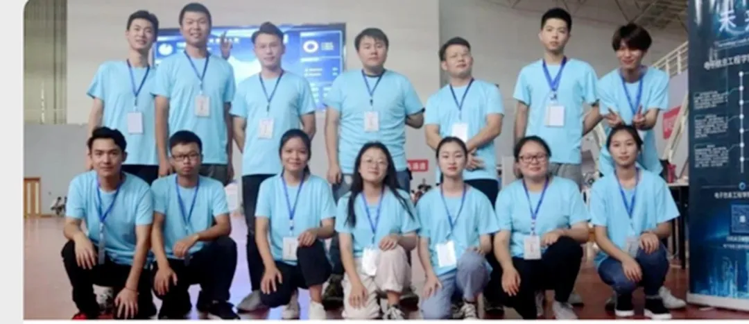 武汉职业技术学院学霸宿舍：4名小伙儿专升本，全员喜上岸…